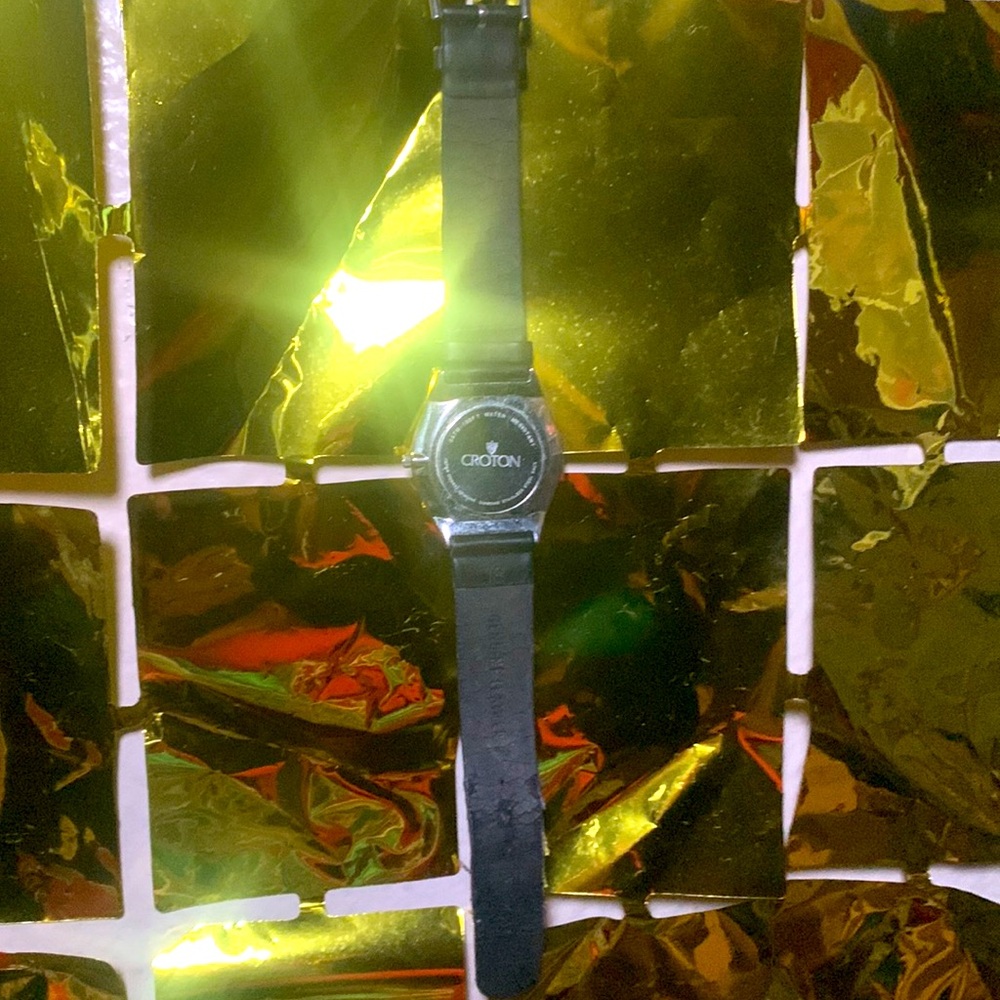 Croton Diamond Quartz - Picture 3 of 4